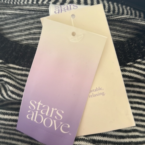 STARS ABOVE SUPER SOFT OVERSIZED LIGHT SWEATER SIZE XS BUT COULD BE A SMALL NWT💝 - Picture 5 of 5